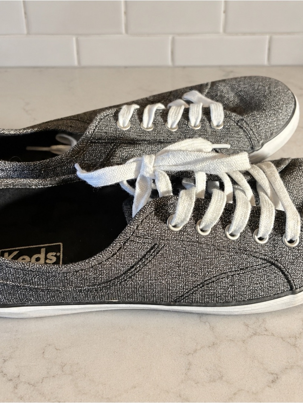 Keds Coursa Women’s Size 9 Gray Silver Metallic Lace-Up Sneakers